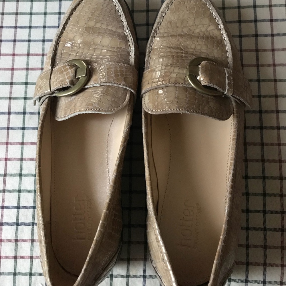 Hotter tan loafer